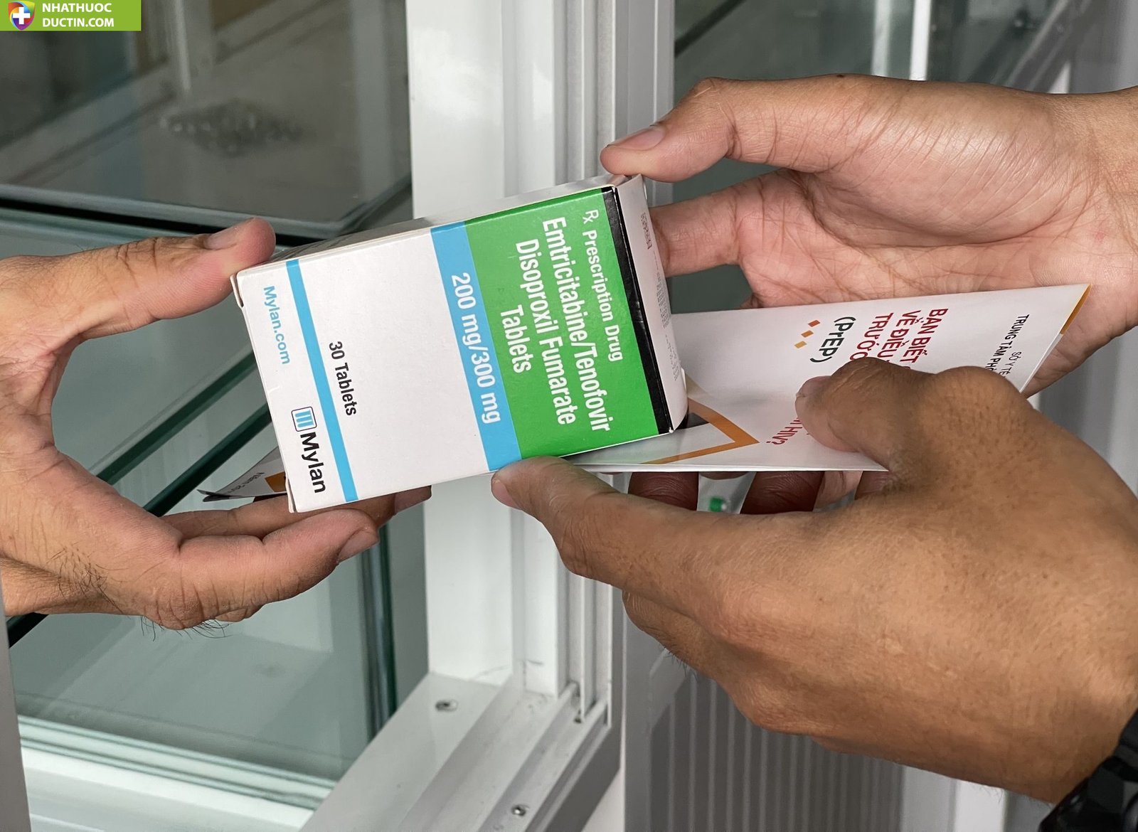 Thuốc PrEP là gì? Cơ chế hoạt động và tác dụng phụ 2 preP